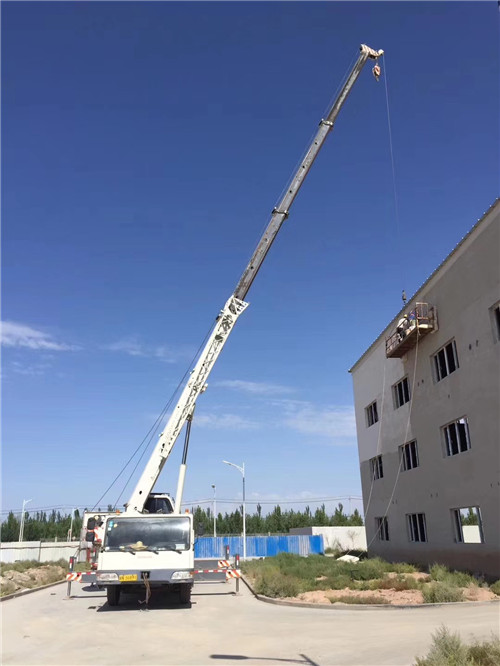 芷江“轻装强干”—— 吊车的 “轻量化臂架” 技术